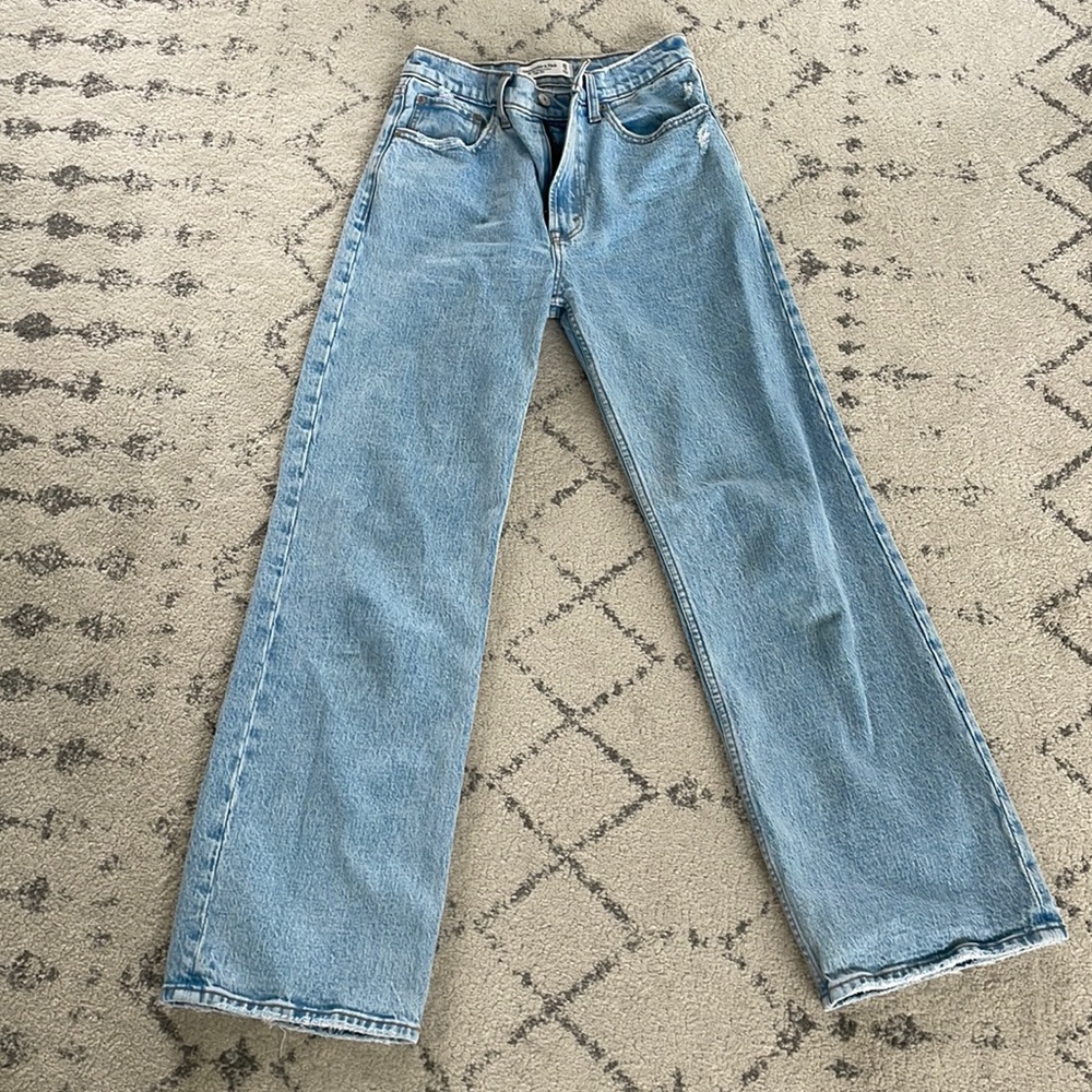 COPY - Abercrombie 90s relaxed high rise jeans
